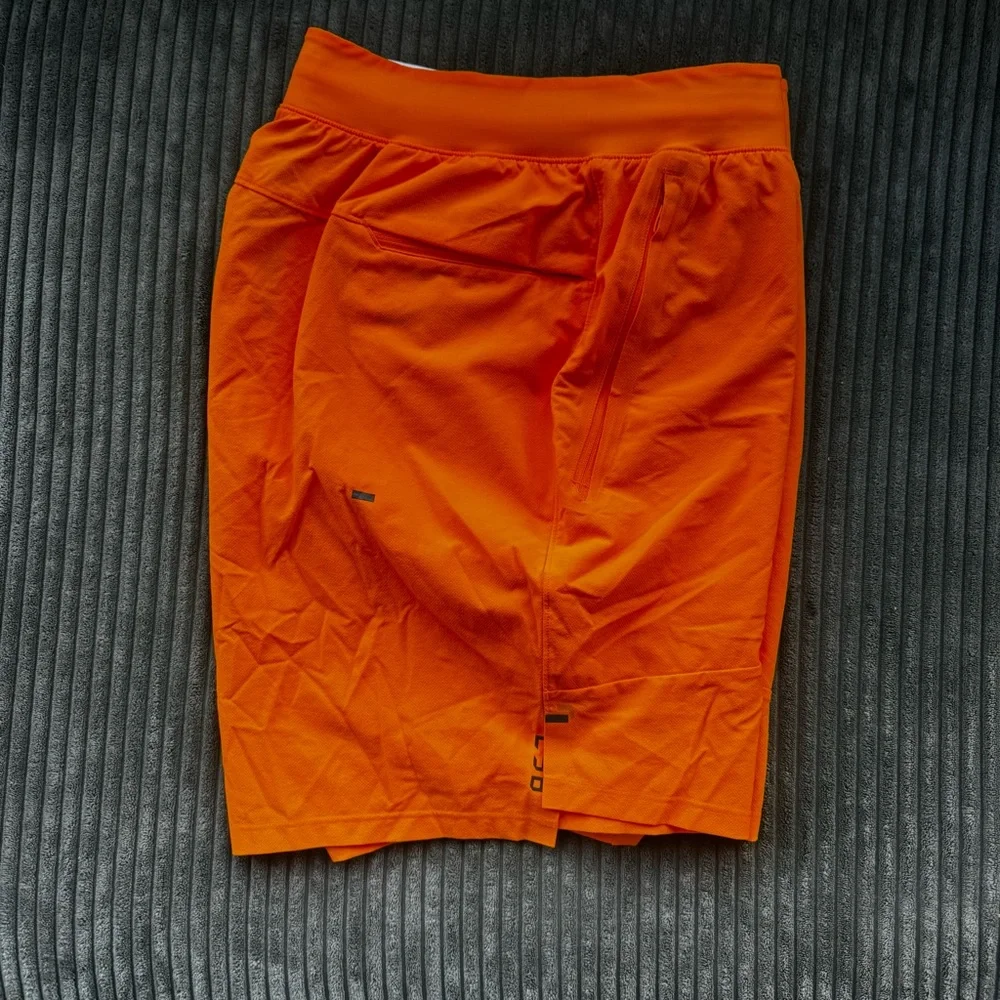 Lululemon License to train 7” Linerless orange men’s medium - Picture 5 of 5